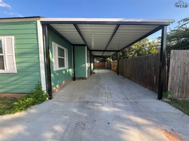 Building Photo - 1603 Oceola Ave