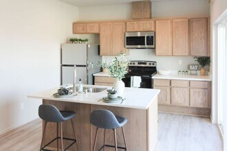 Building Photo - 1200 N 8th Ave