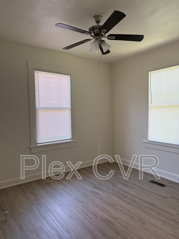 Building Photo - 2711 Pecan St