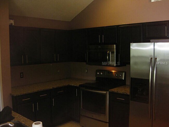 Foto del edificio - UCF Area 4 bedrooms/2.5 baths with 2 Car Garage on a Cul-De-Sack