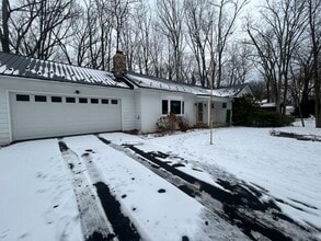 Building Photo - 643 Wiltshire Dr