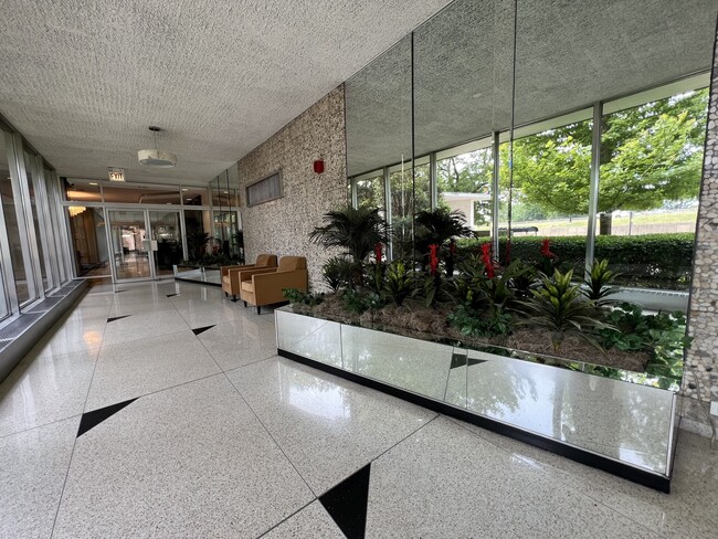 Foto del edificio - 3950 N Lake Shore Dr