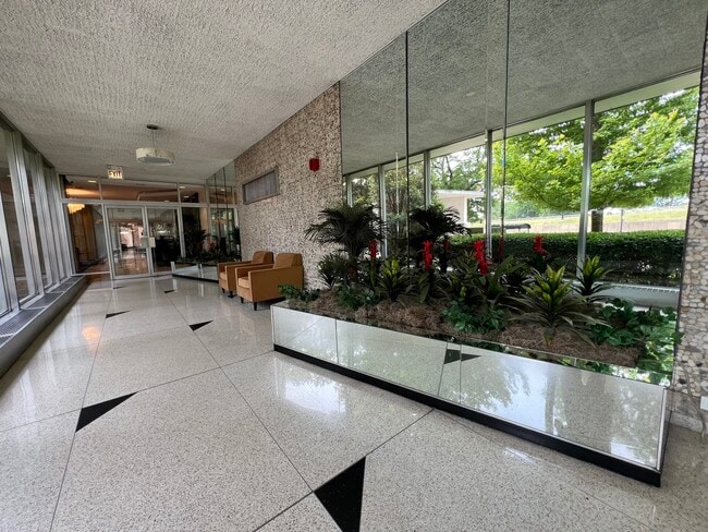 Building Photo - 3950 N Lake Shore Dr