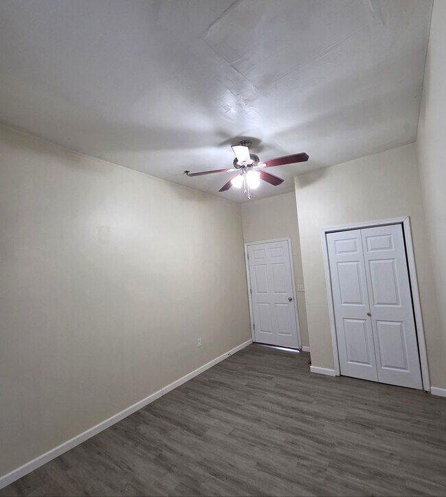 Foto del edificio - 545 Prescott Ave