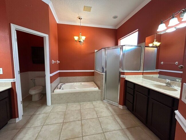 Foto del edificio - 16132 Ivy Lake Dr