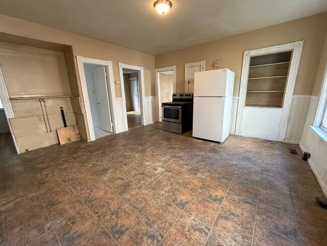 Building Photo - 52 S Crystal St