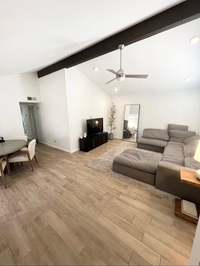 Foto del edificio - 6270 N 78th St