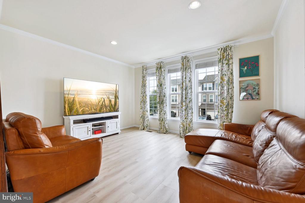 Primary Photo - 25148 Sweet Myrtle Square