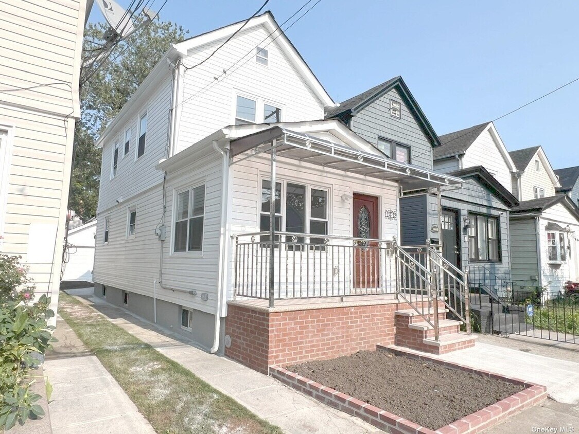 Primary Photo - 114-13-114147 147th St