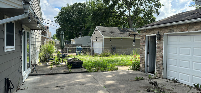 Building Photo - 6020 Olive Ave