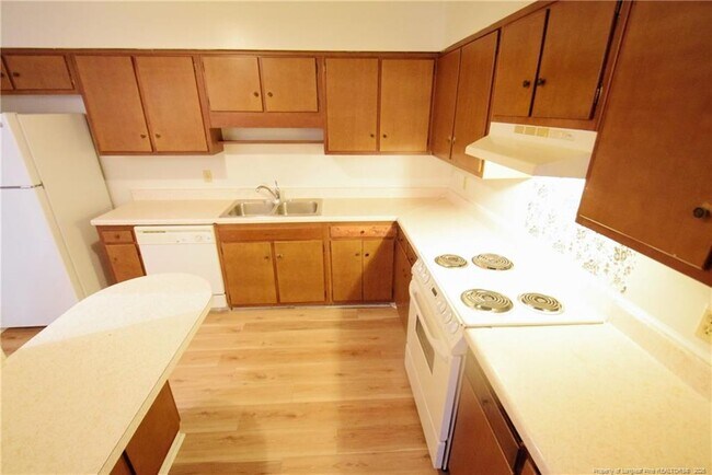 Foto del edificio - 599 Winding Creek Rd