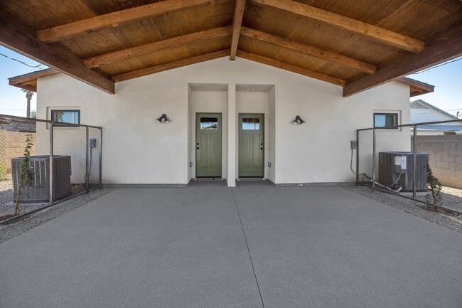 Foto del edificio - Newer Garfield District Duplex now available!