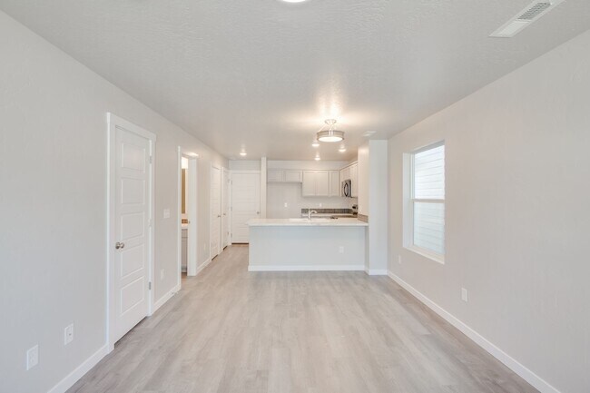 Foto del edificio - Beautiful, Modern 2 Bedroom Cottage Available!