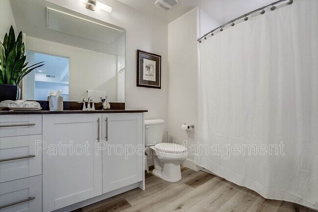 Foto del edificio - 7300 E Earll Dr