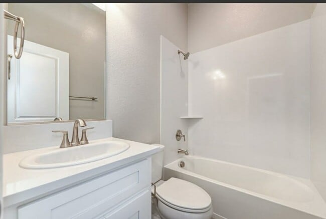 Building Photo - 5025 Cardero Wy