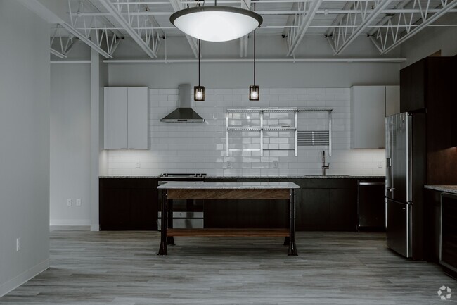 Chef's kitchen - Parker Alley Urban Living