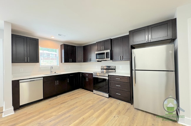 Photo - 7 Robin Hood Rd Townhome