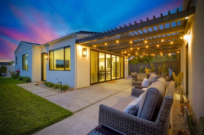 Building Photo - 1329 Lake Dr