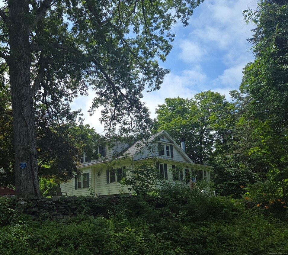 Primary Photo - 275 Silver Hill Rd