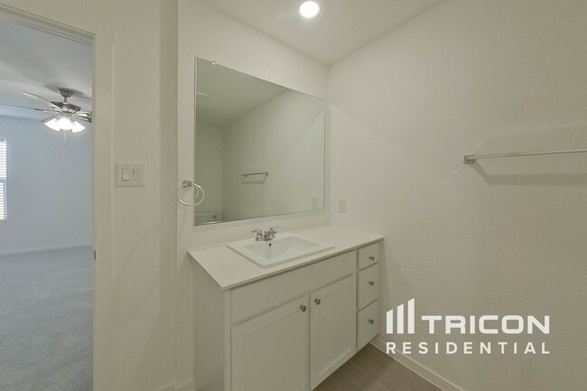 Foto del edificio - 843 Ponderosa Ln