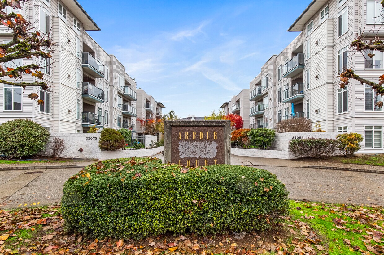 32085 Ferguson Way Unit 112, Abbotsford, BC V2T 2K7 Apartments
