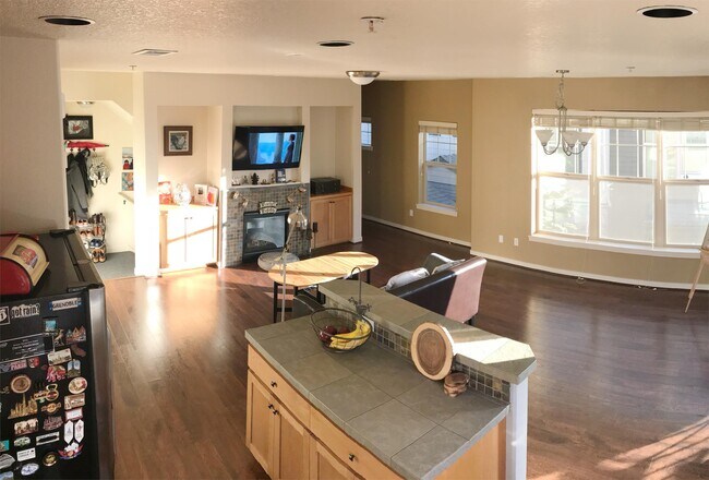 Foto del edificio - 632 NE Roydon Ln