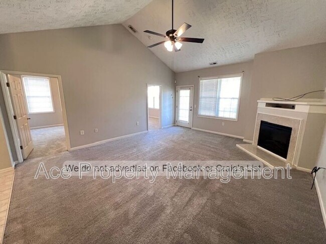 Foto del edificio - 4010 Bardstown Ct