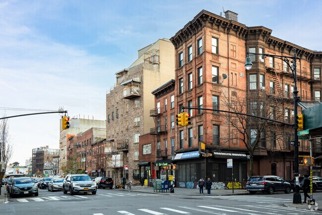 Building Photo - 190-192 Broadway