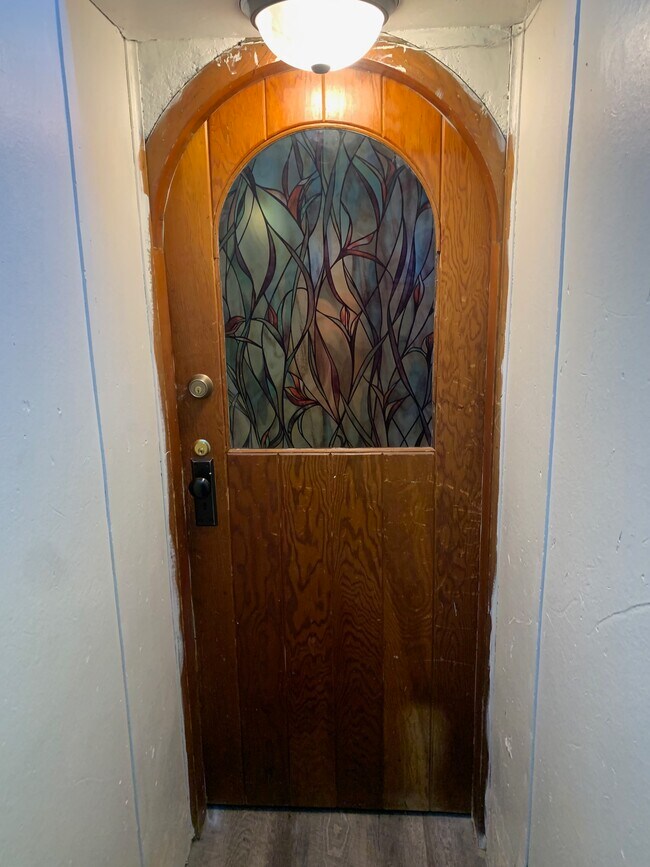 Puerta principal - 709 Farlow Ave