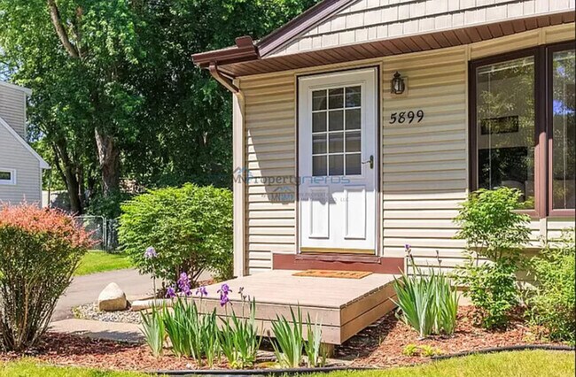 Building Photo - Beatiful, Must See Single Family Home in S...