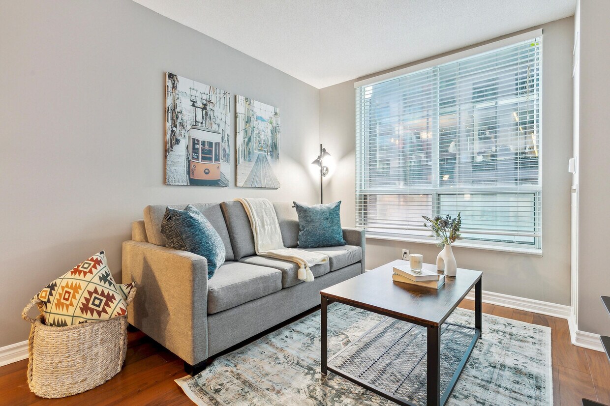 Photo principale - 104-270-250 Wellington St W