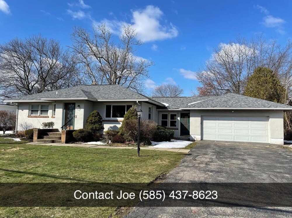 Foto principal - 1067 Long Pond Rd