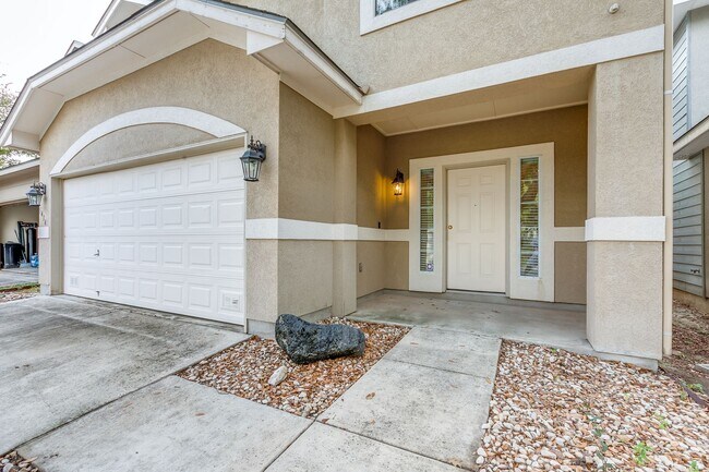 Foto del edificio - BEAUTIFUL 3-BEDROOM HOME NEAR MEDICAL CENTER