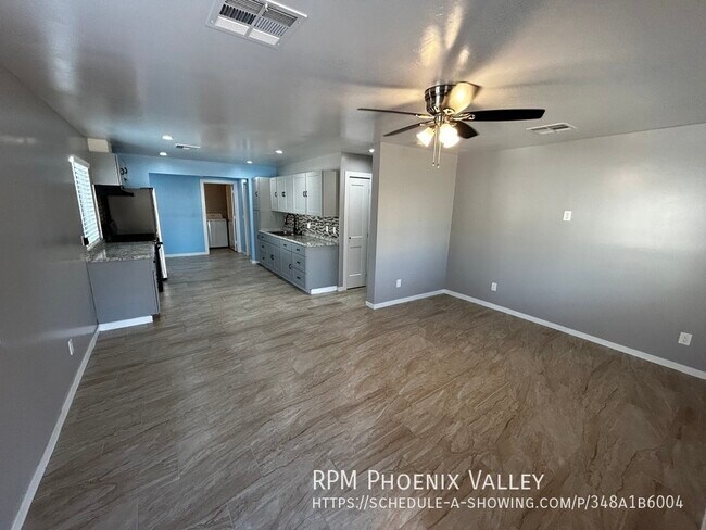 Building Photo - No Carpet + Custom Paint Central Phx 3/2 D...