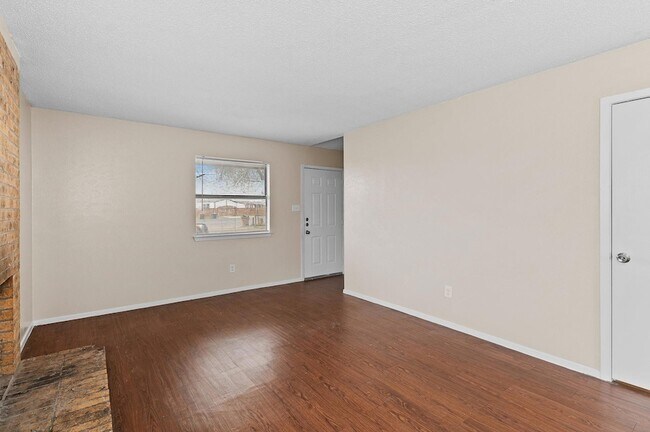 Foto del edificio - 8412 Garcreek Cir
