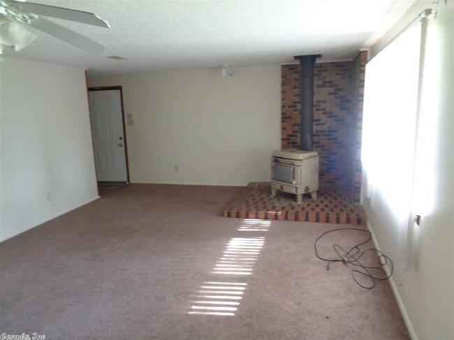 Building Photo - 9729 Lanehart Rd