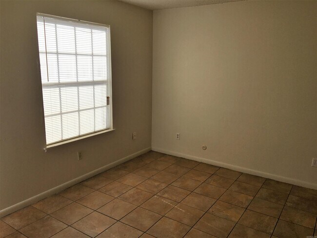 Foto del edificio - 5400 Stanley Dr