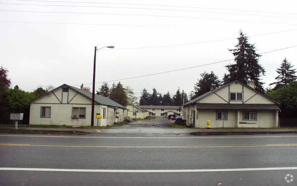 Primary Photo - 12652-12680 SE Powell Blvd