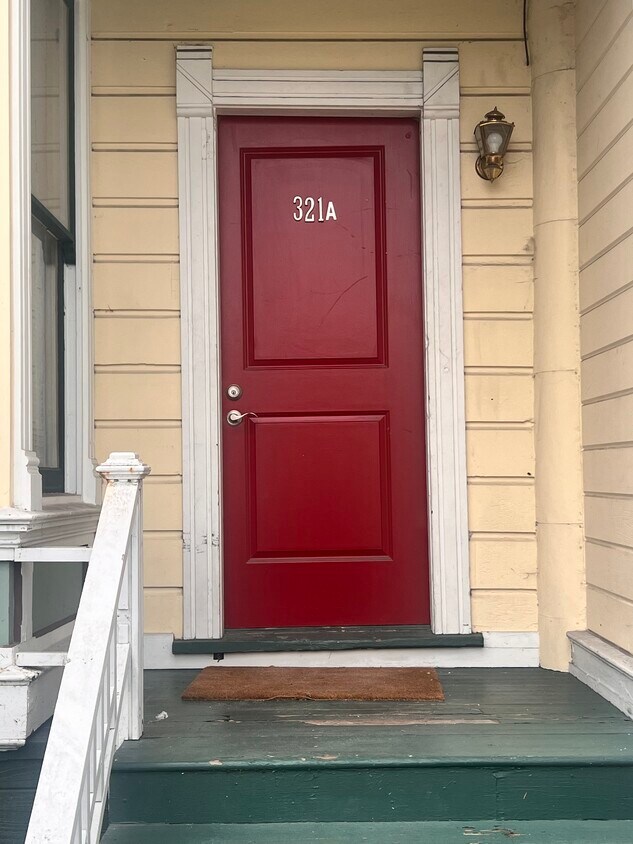 Primary Photo - 321 Cedar St