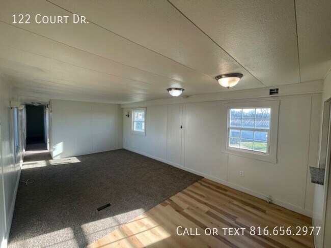 Foto del edificio - 122 Court Dr