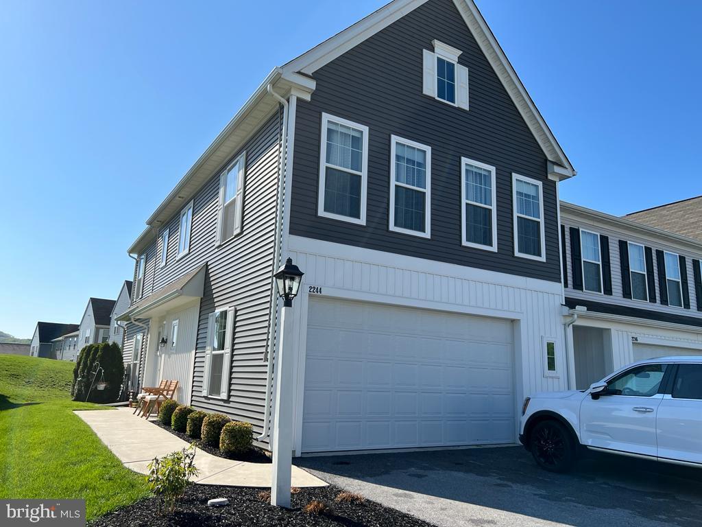 Foto principal - 2244 Red Fox Dr