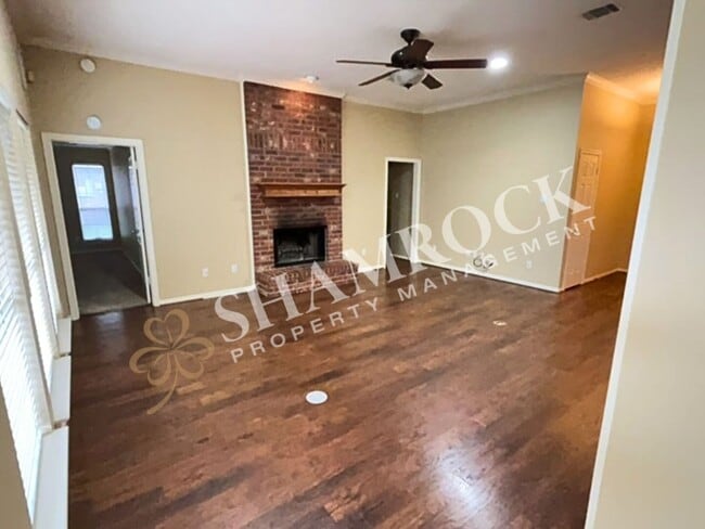 Building Photo - Arrowhead Estates Home