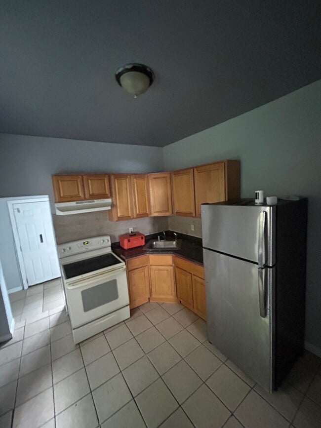 Building Photo - 3323 Kip St