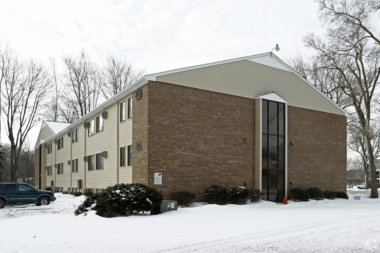 Primary Photo - McGregor Meadows Apartments