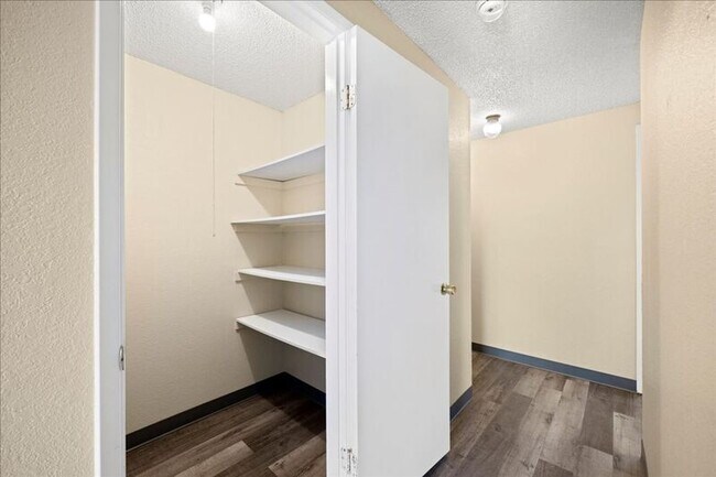 Foto del edificio - 1011 N Cleveland St