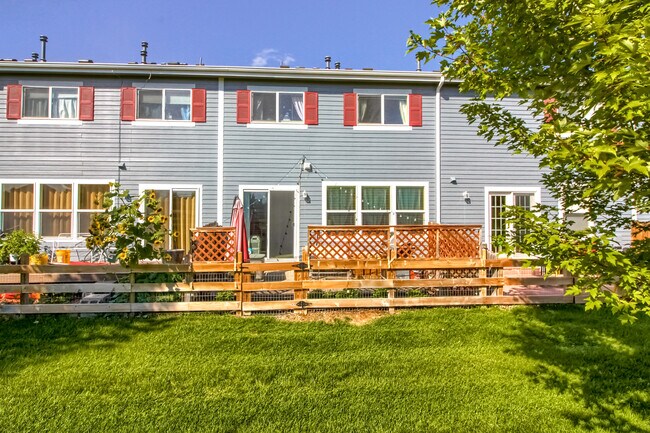 Foto del edificio - 345 Smith Cir