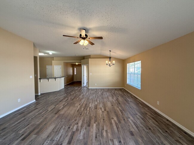 Foto del edificio - 3 Bedroom 2 Bath Brick Home in Milton!