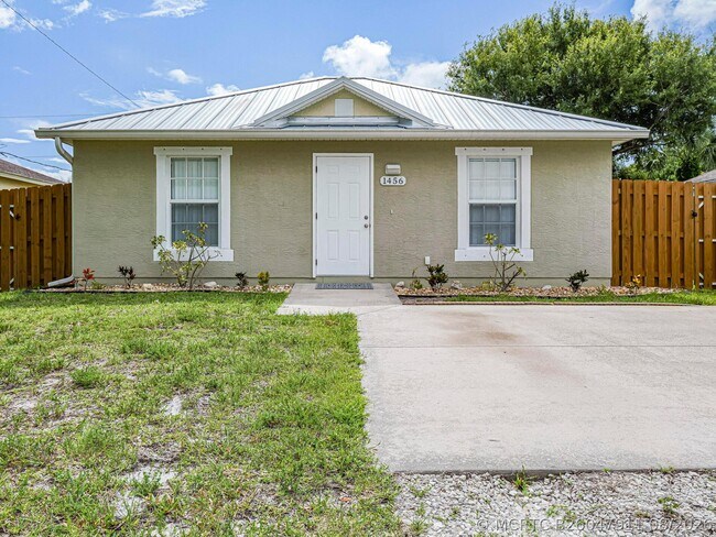 Foto del edificio - 1456 25th Ct SW