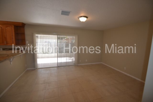 Building Photo - 1453 Banyan Cir
