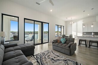 Building Photo - 199 Waterpoint Court